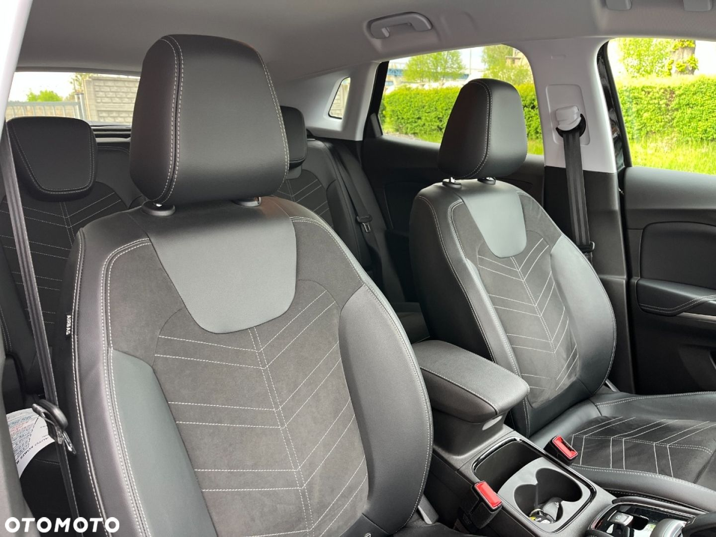 Opel Grandland 1.2 T Business Elegance S&S - 26