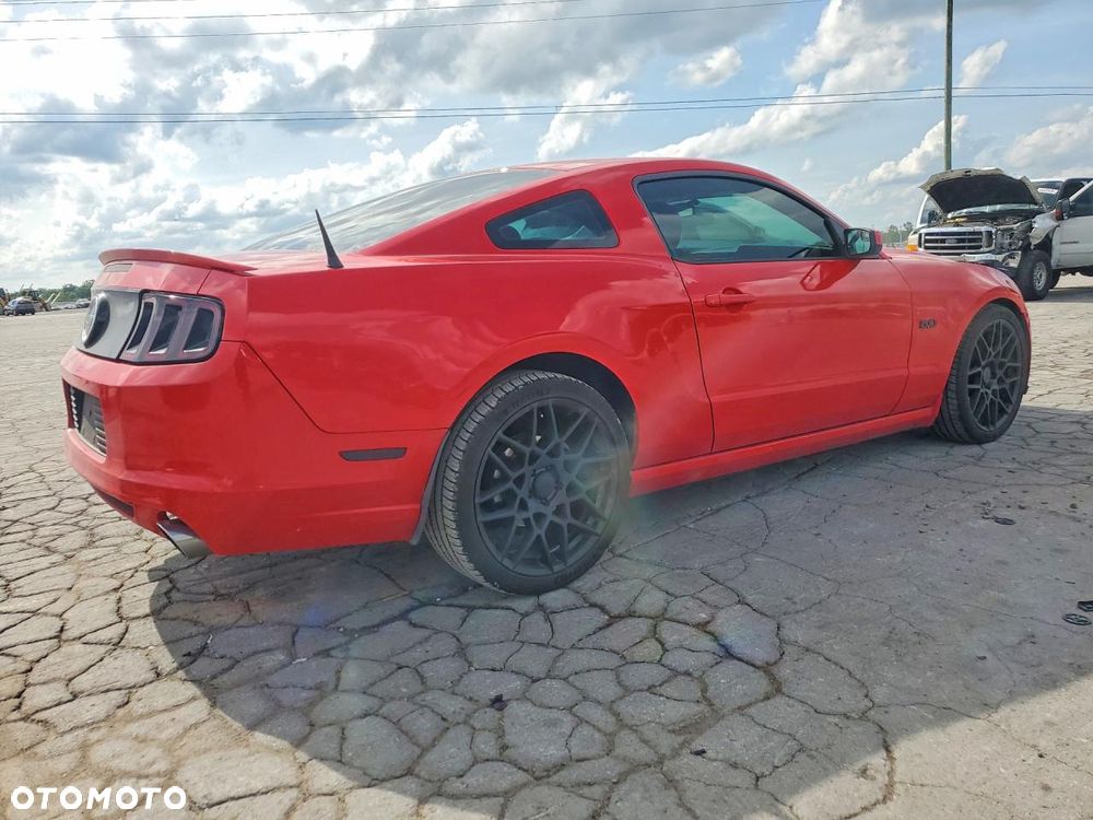 Ford Mustang 5.0 V8 GT - 4