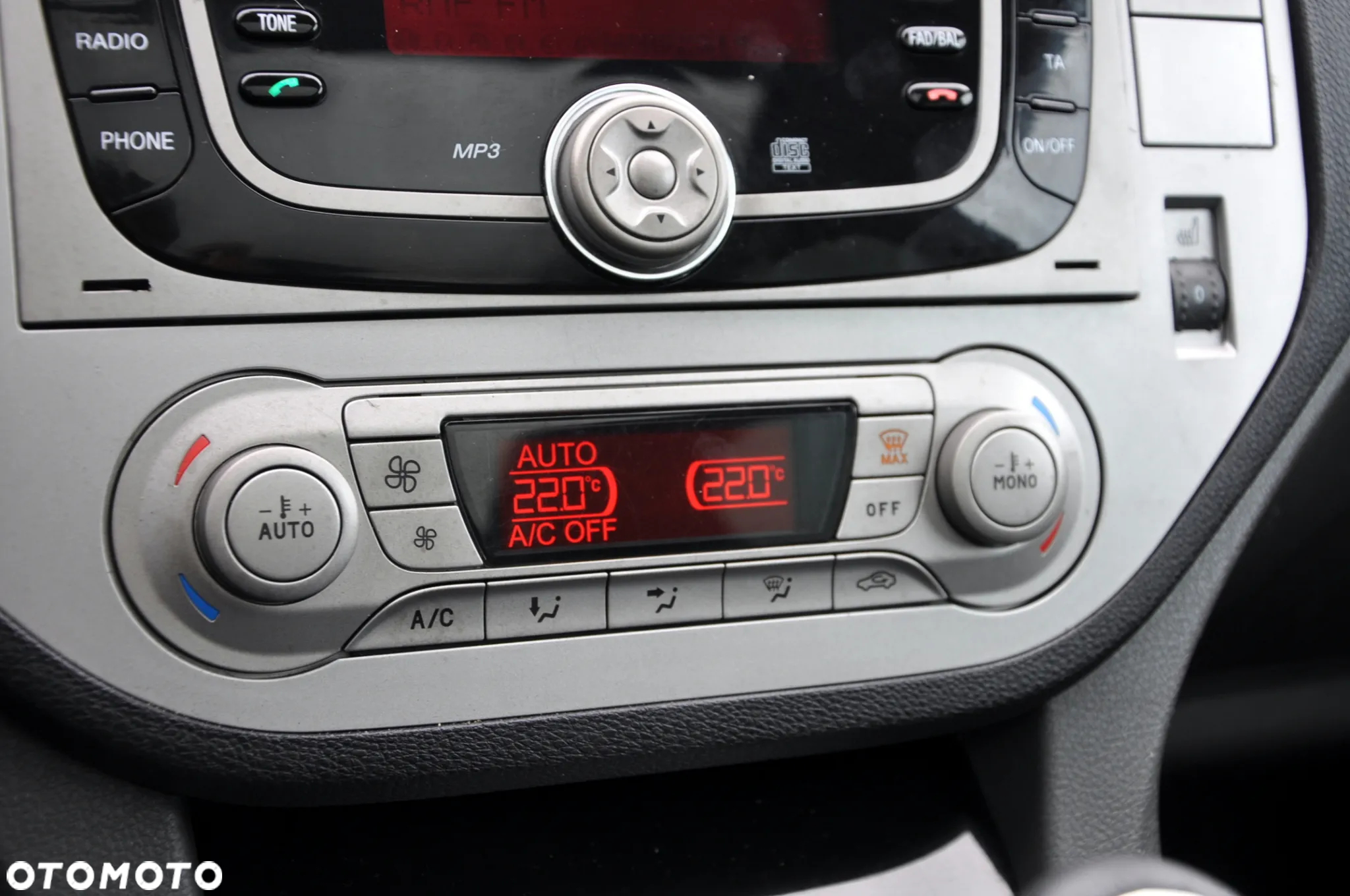 Ford Kuga 2.0 TDCi 4x4 Titanium - 34