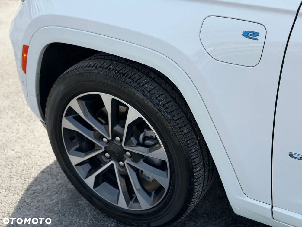Jeep Grand Cherokee - 14