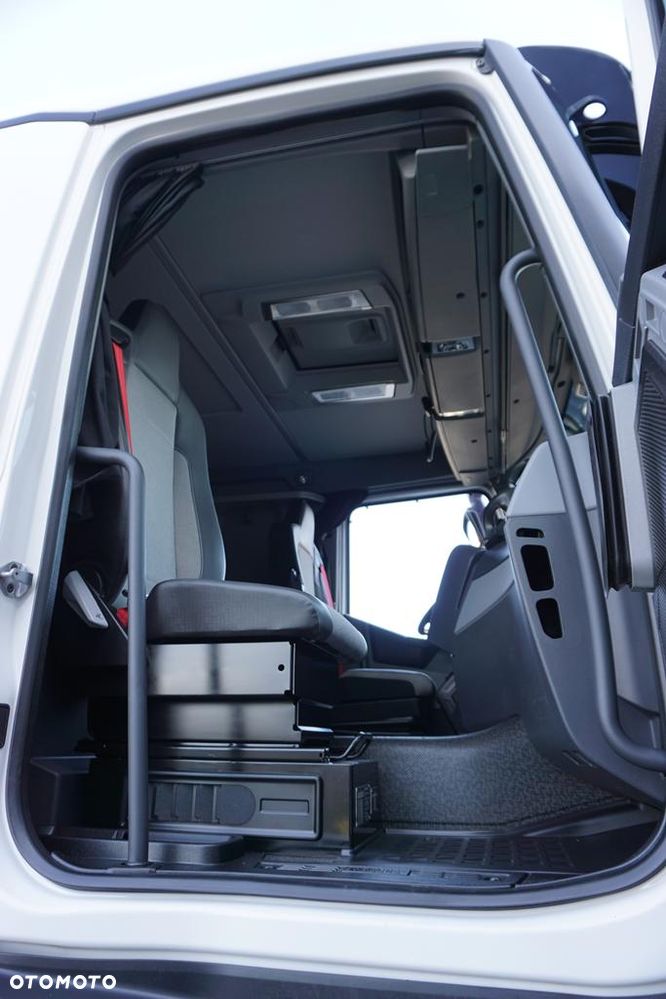 Renault T 380 / 6 X 2 / SKRZYNIOWY + HDS / HIAB 302 E-5 / PILOT / OŚ SKRĘTNA - 8