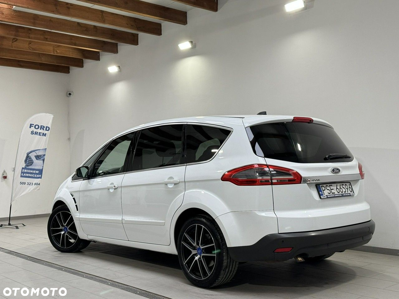 Ford S-Max - 17