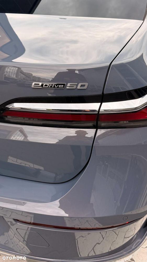 BMW i7 105.7kWh eDrive50 - 3