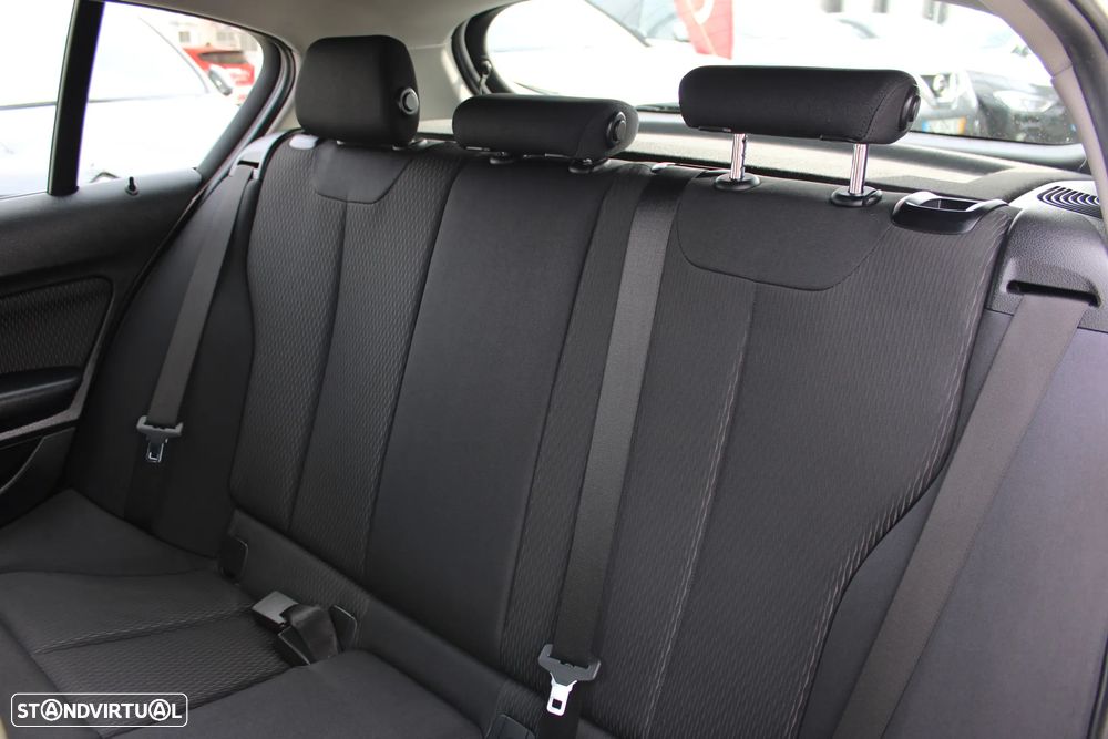 BMW 116 d Line Sport - 24