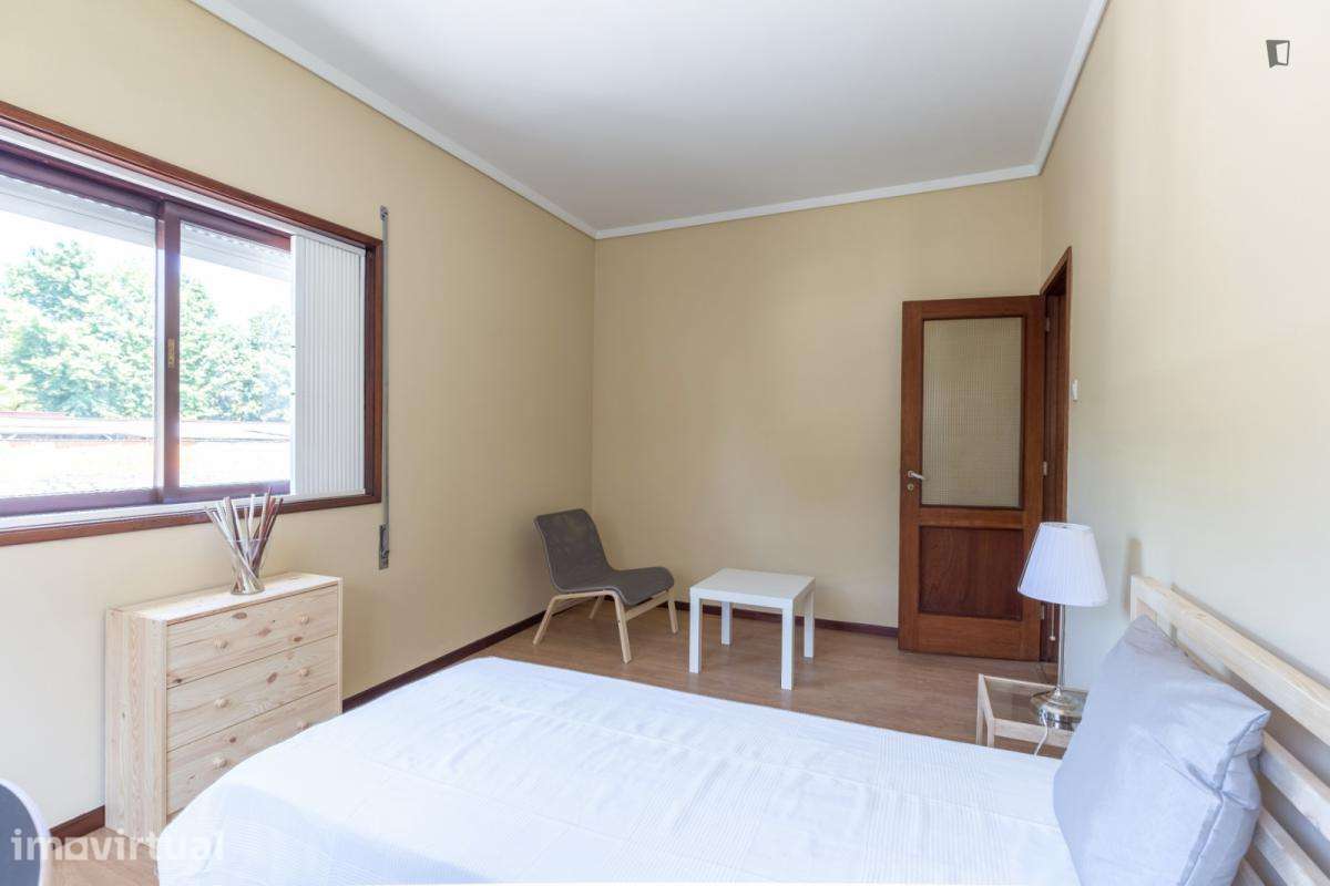 Quarto - localizado em São Mamede de Infesta Porto - Grande imagem: 3/14