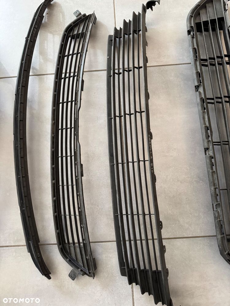 Toyota Auris Avensis Aygo kratka zderzak - 3