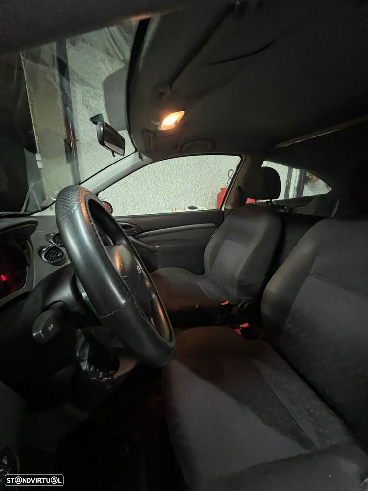 Ford Focus 1.8 TDdi Trend - 9