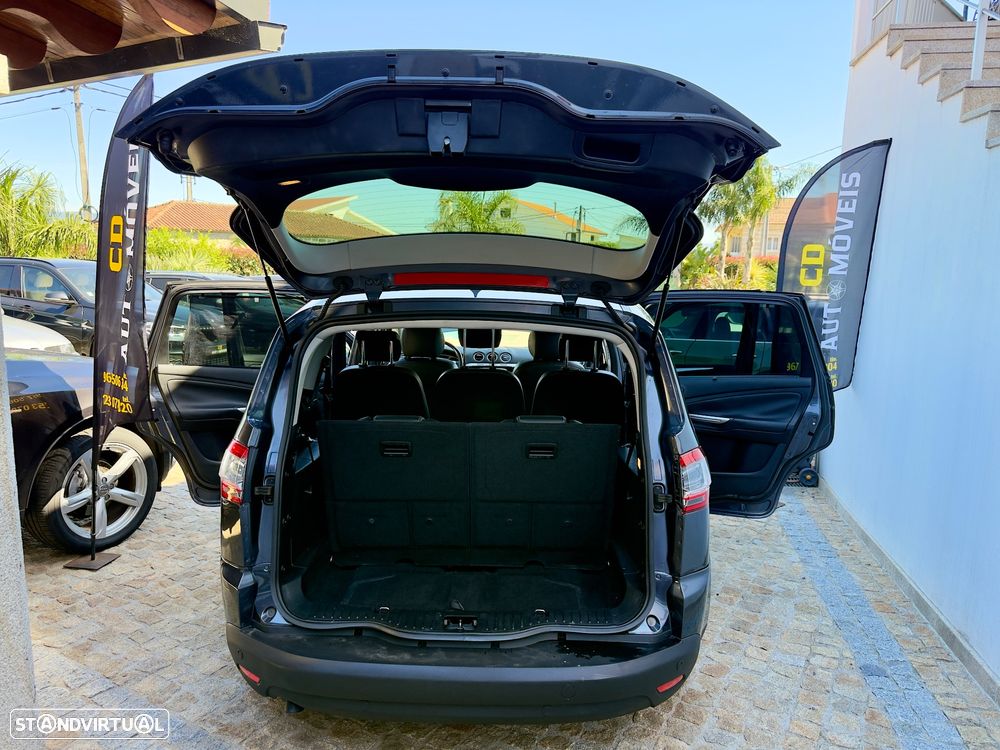 Ford S-Max 2.0 TDCi Titanium 7L - 35