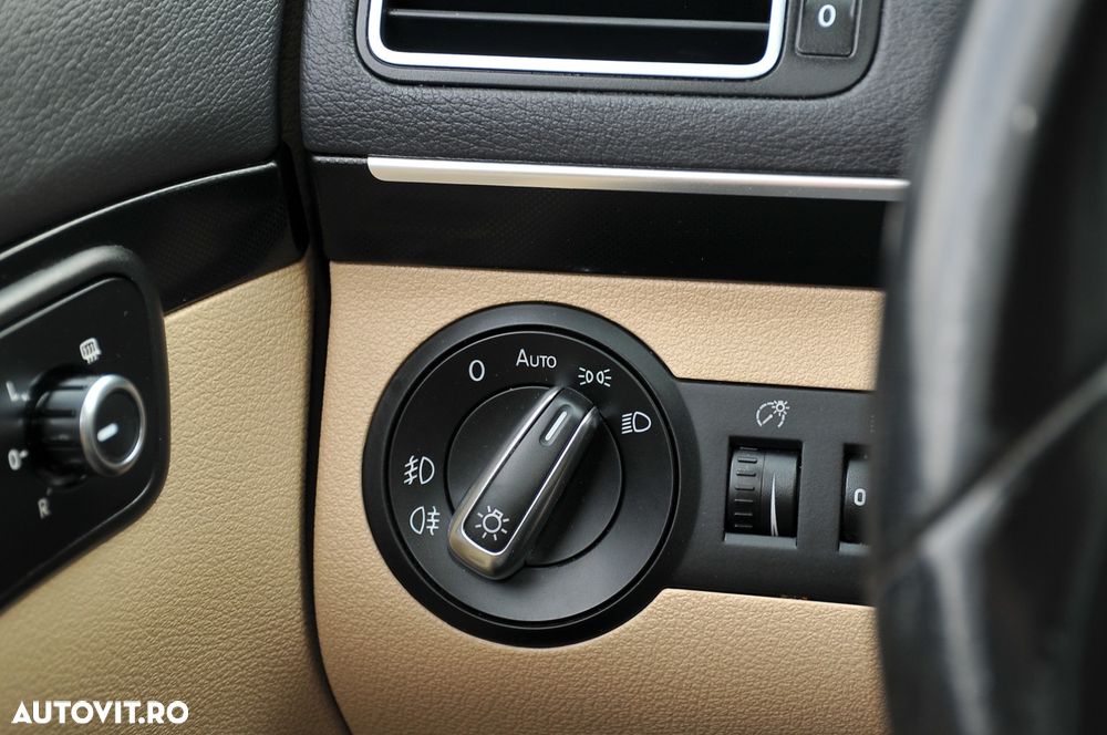 Volkswagen Touran - 22