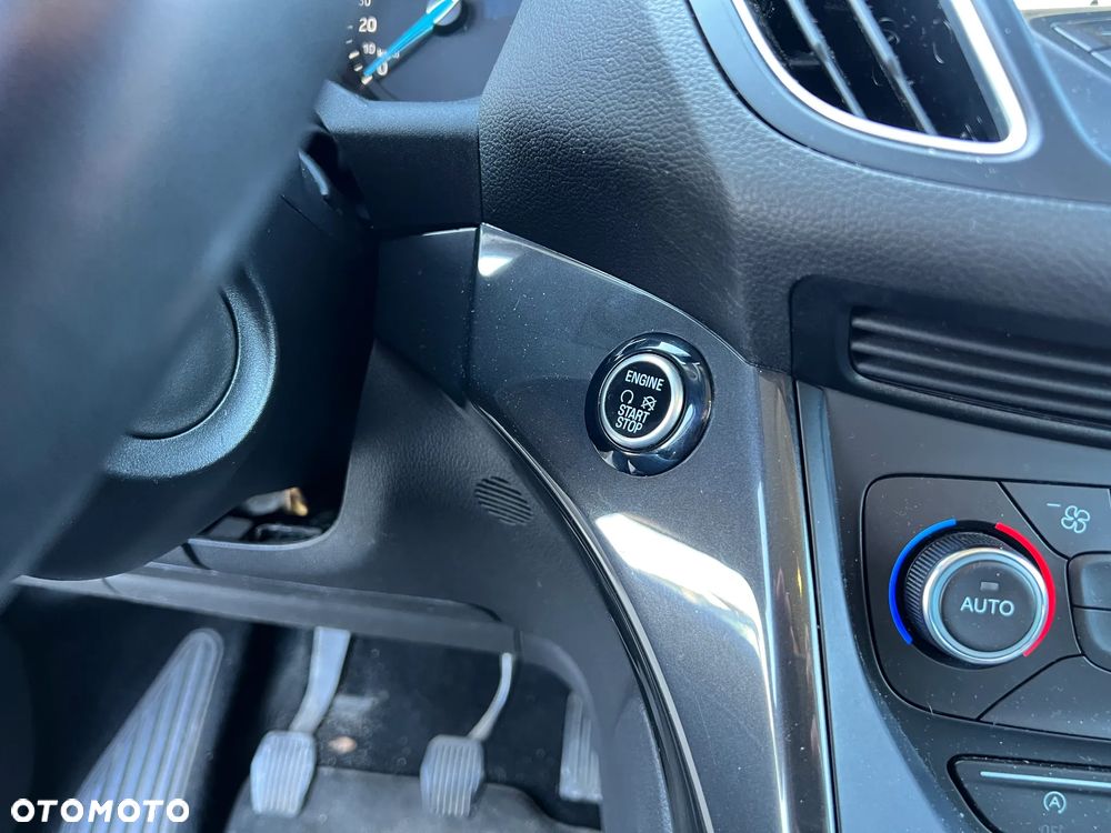 Ford Grand C-MAX - 17