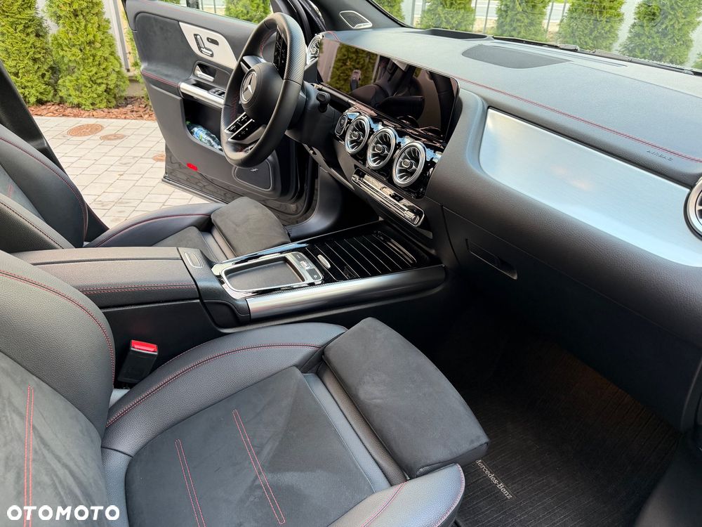 Mercedes-Benz EQA 300 66.5kWh 4-Matic AMG Line - 19