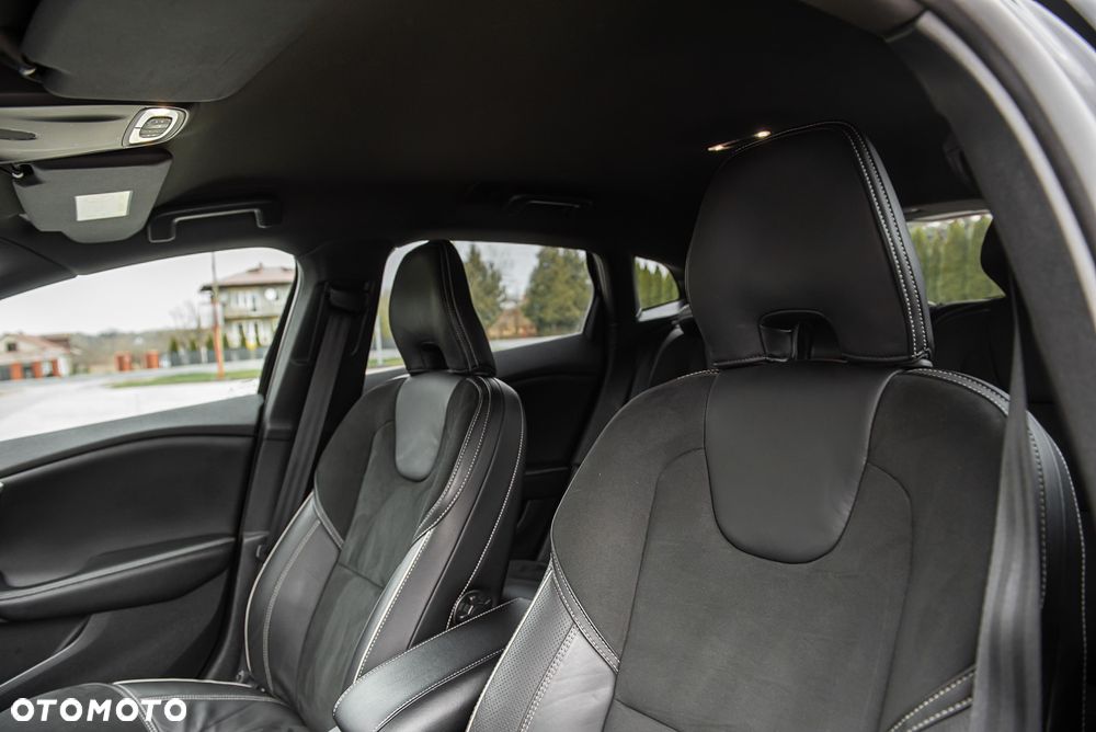 Volvo V40 D3 Geartronic RDesign - 19