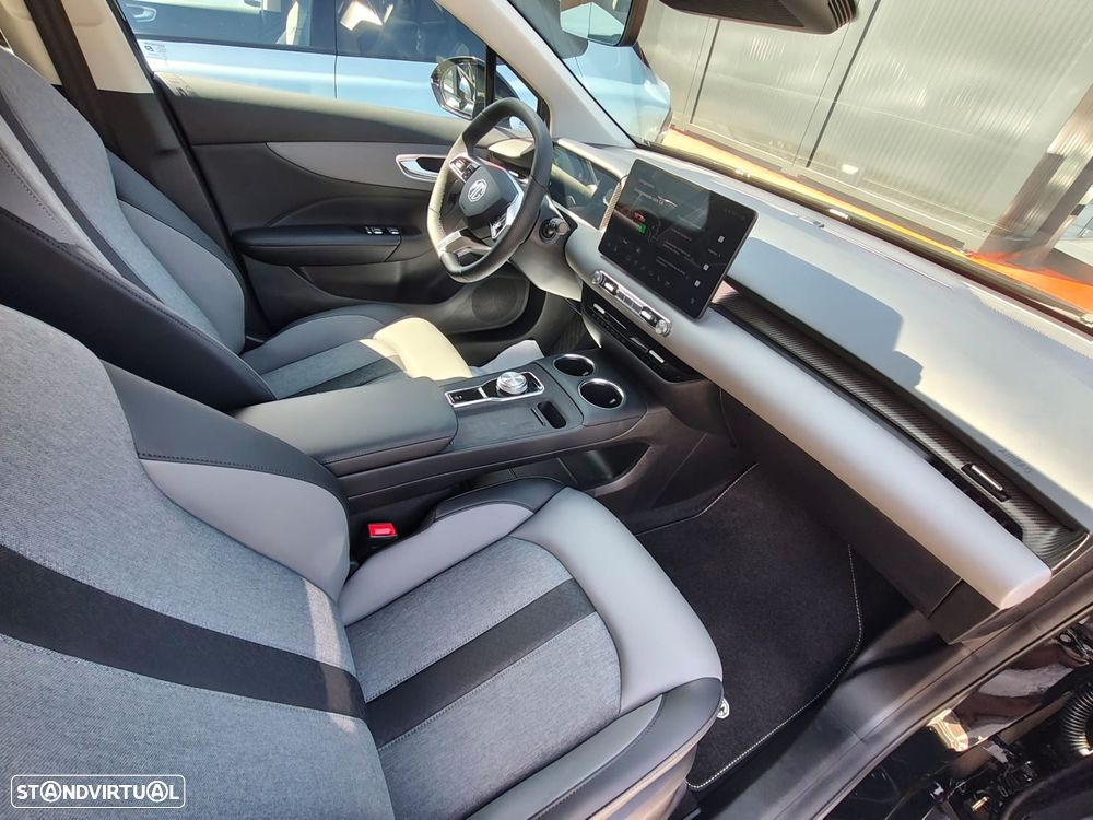 MG MG4 64 kWh Luxury - 8