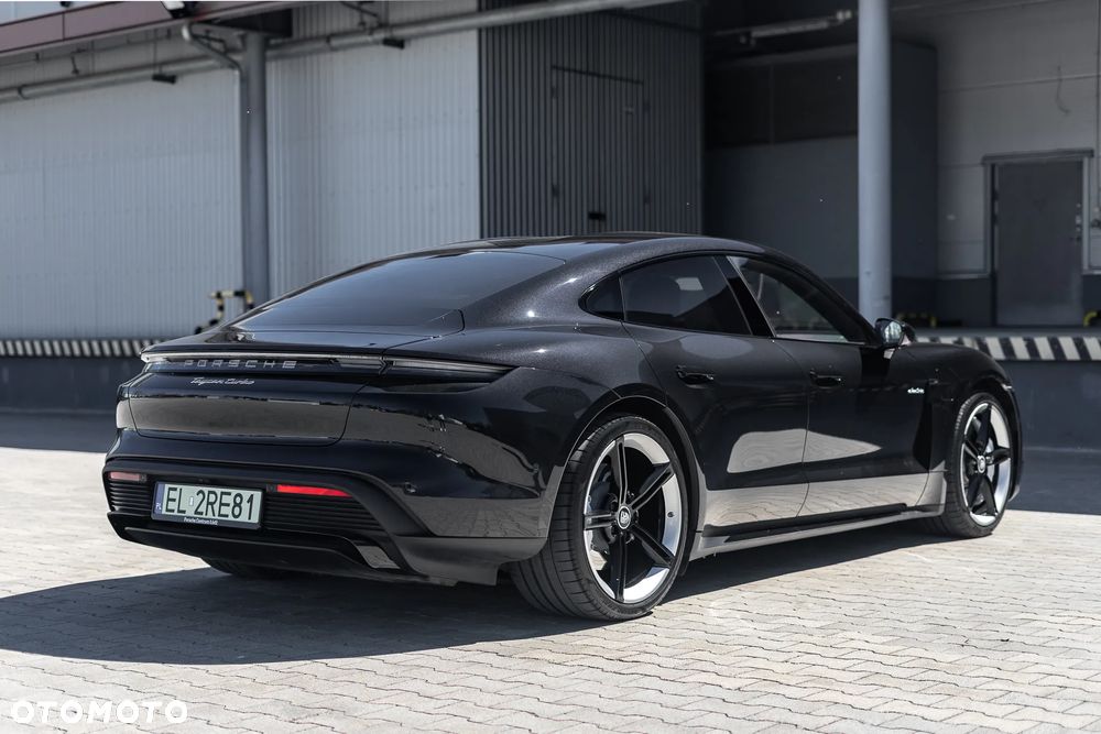 Porsche Taycan Turbo - 4