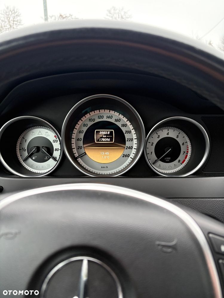 Mercedes-Benz Klasa C 180 CGI BlueEFFICIENCY - 19