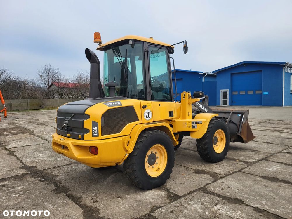 Volvo L 30 G spr z Niemiec 3944 mtg - 5