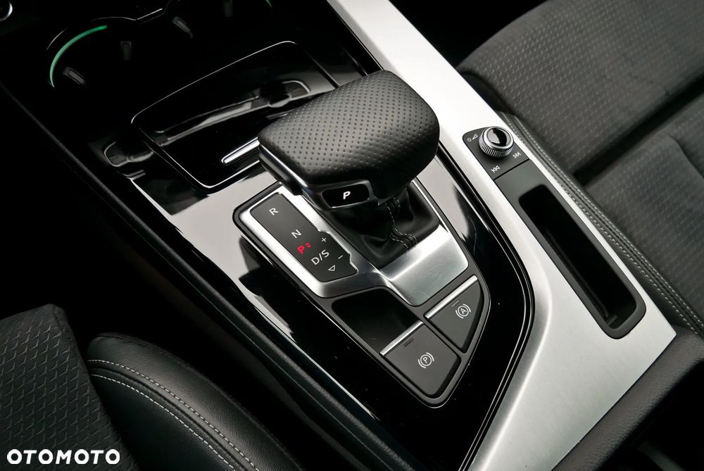 Audi A4 Limousine 35 TFSI mHEV S Line S tronic - 19