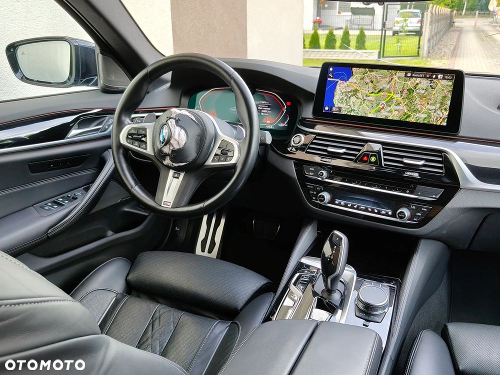BMW Seria 5 540i xDrive mHEV M Sport sport - 34