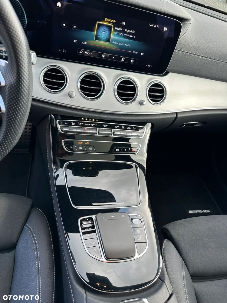 Mercedes-Benz Klasa E 300 d 4Matic T 9G-TRONIC AMG Line - 20
