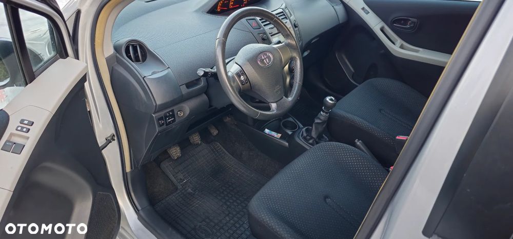 Toyota Yaris 1.33 2010 - 10