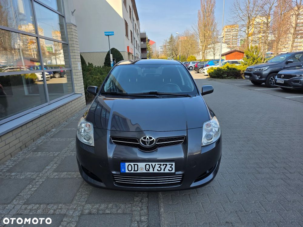Toyota Auris - 2