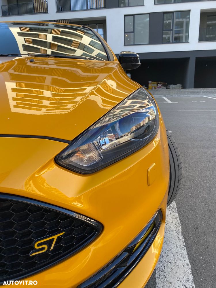 Ford Focus 2.0 EcoBoost ST - 6