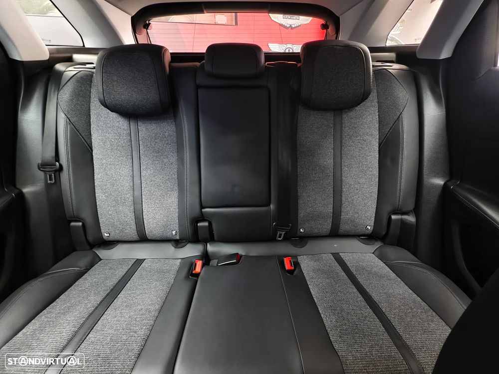 Peugeot 3008 1.6 BlueHDi Allure EAT6 J18 - 12