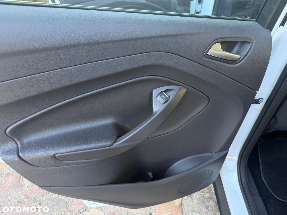 Ford Kuga - 31