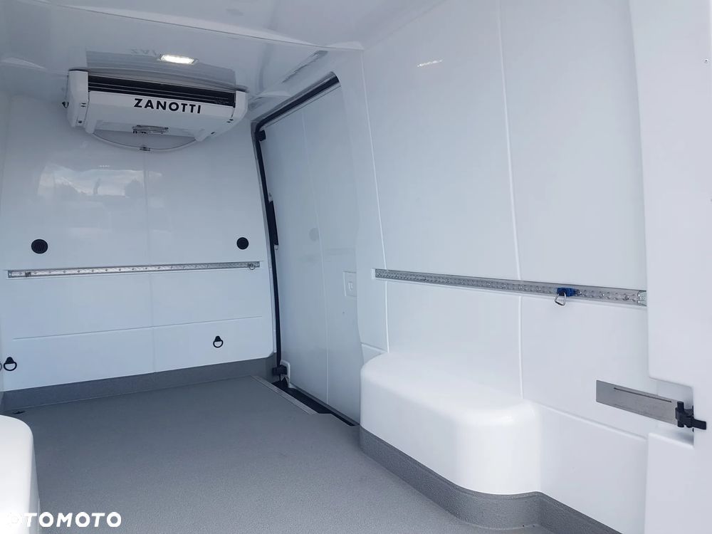 Volkswagen CRAFTER CHŁODNIA MROŹNIA AGREGAT IZOTERMA GRZANIE DŁUGI WYSOKI KLIMA TEMPOMAT - 19