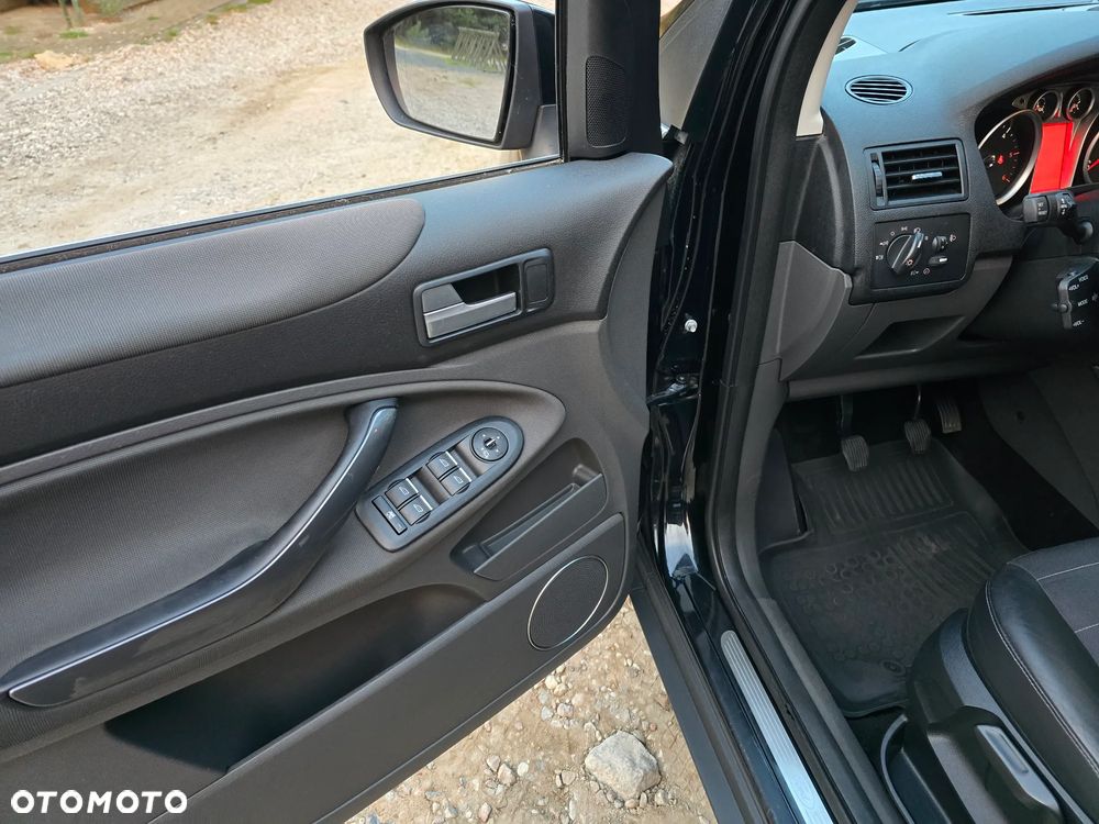 Ford Kuga - 13