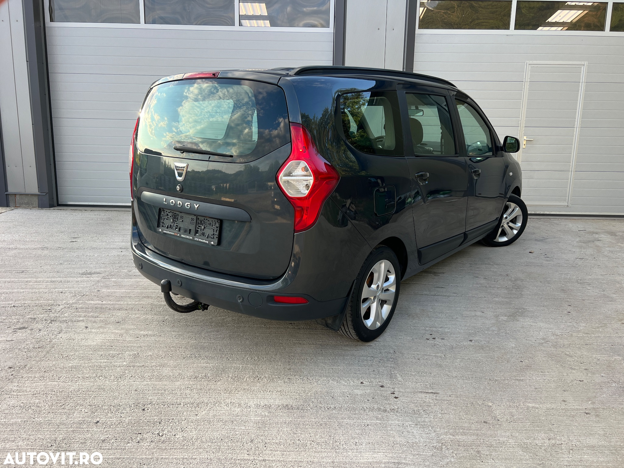 Dacia Lodgy 1.5 dCi 90 CP Laureate - 4