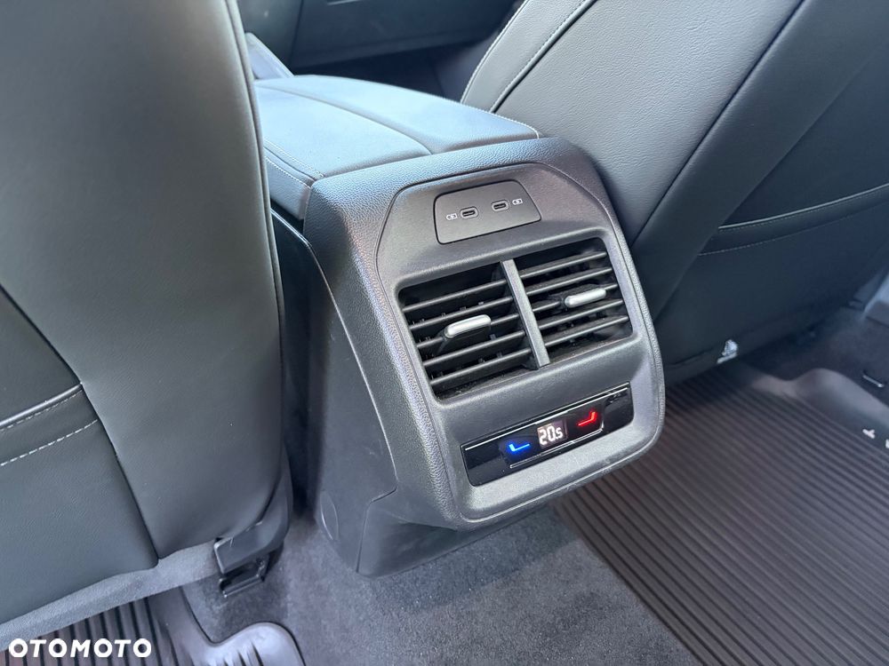 Volkswagen Passat - 26