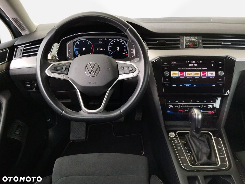 Volkswagen Passat - 15