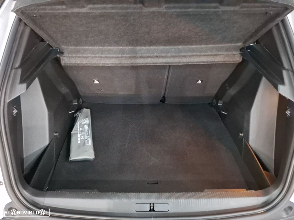 Peugeot 2008 1.2 Hybrid Allure e-DCS6 - 24