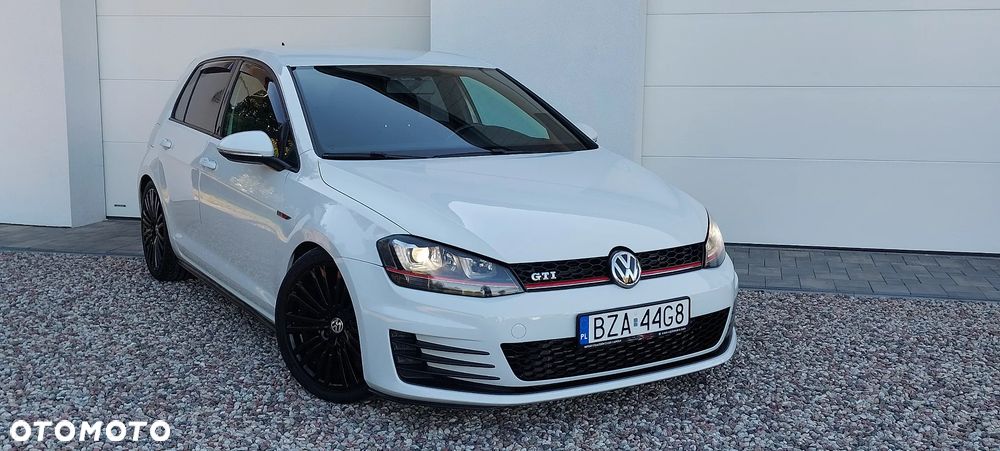 Volkswagen Golf 2.0 TSI BMT GTI DSG - 2