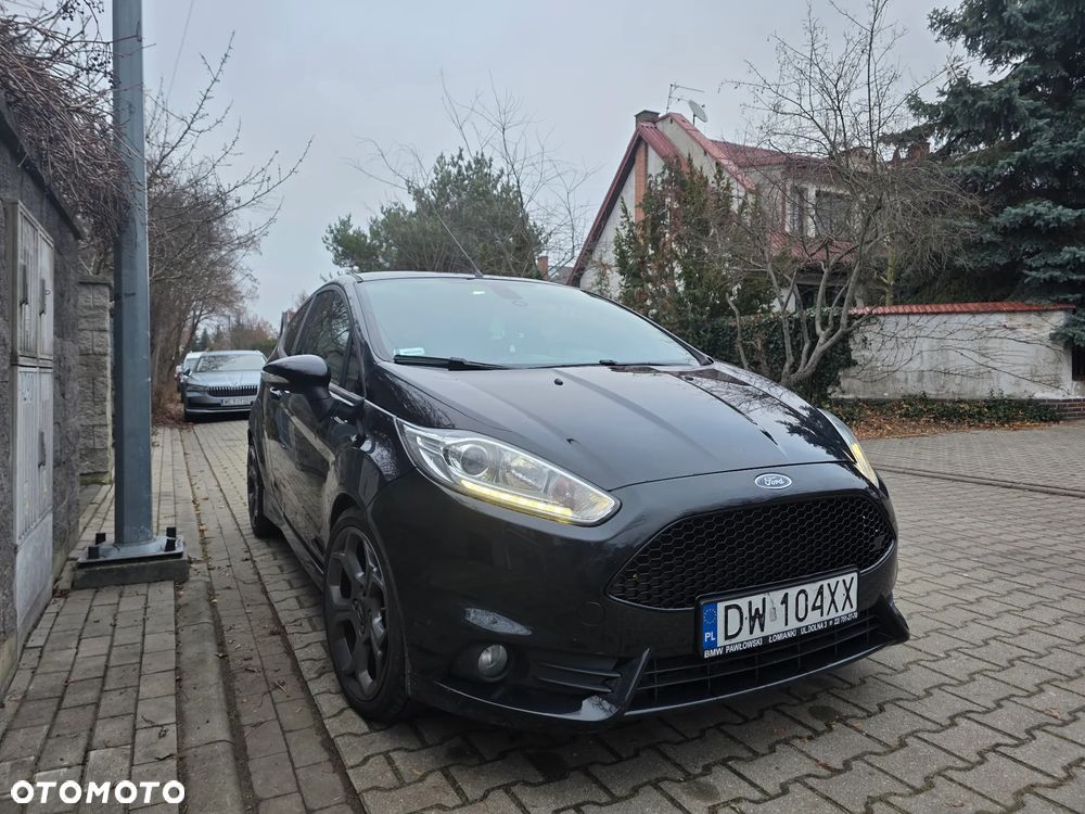 Ford Fiesta 1.6 EcoBoost ST - 8