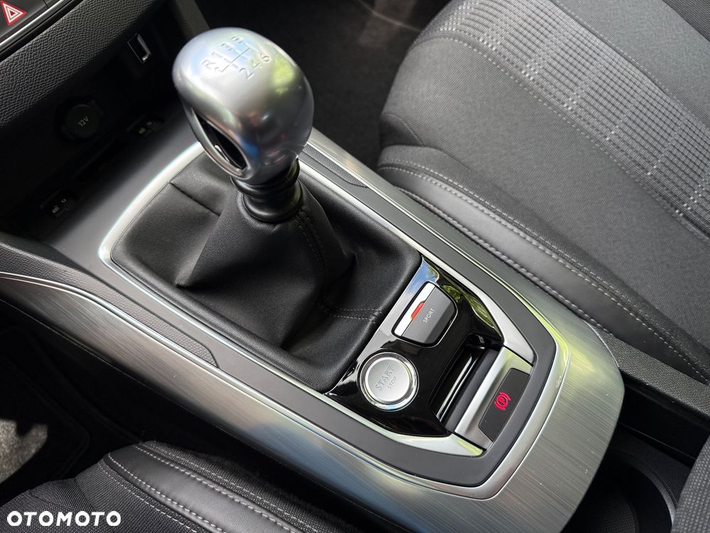 Peugeot 308 PureTech 130 GPF Stop & Start Allure Pack - 22