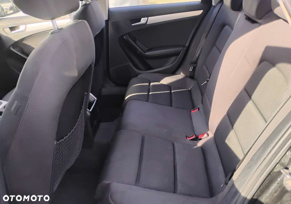 Audi A4 Limousine - 10