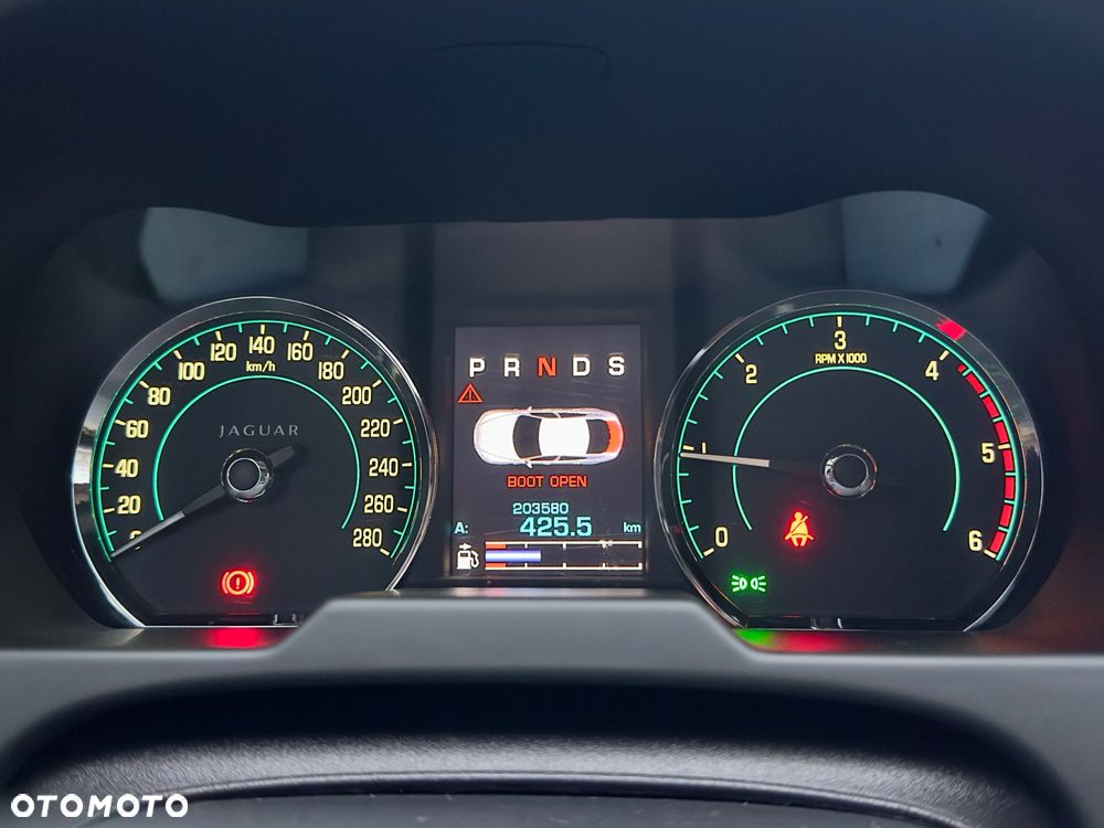 Jaguar XF 2.2 D Luxury - 16