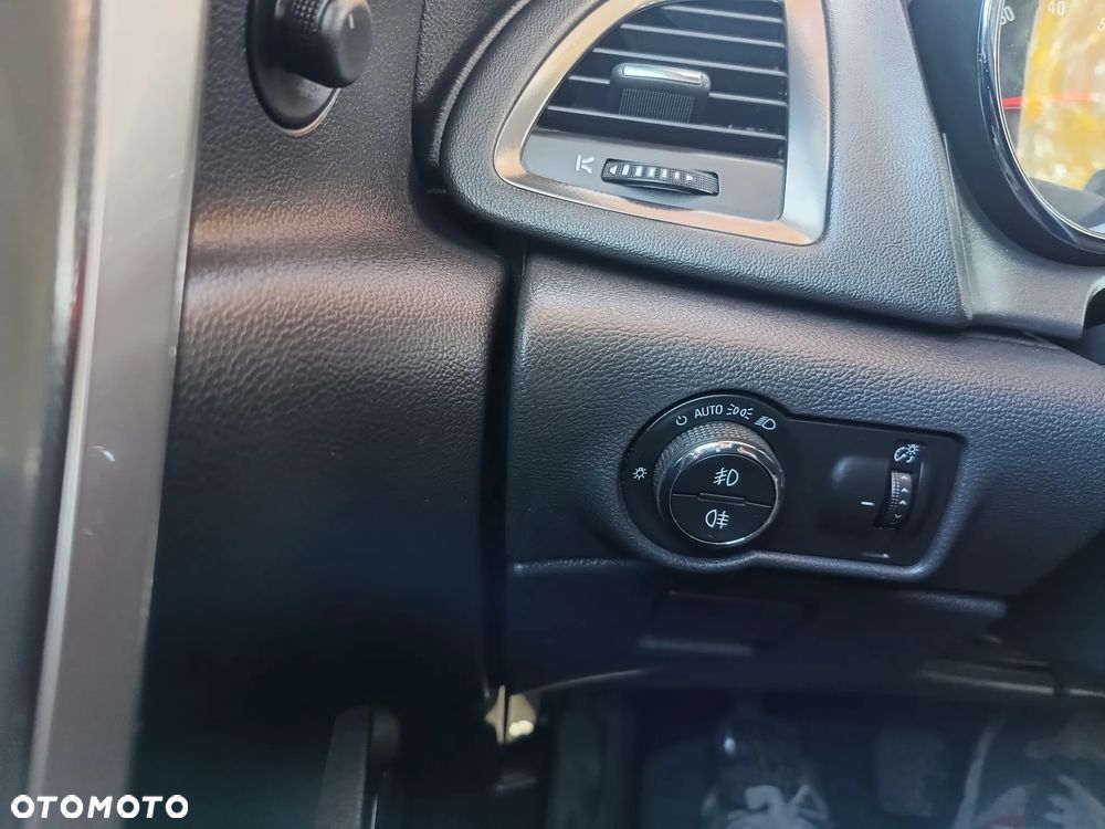 Opel Astra IV 1.4 T Cosmo S&S - 32