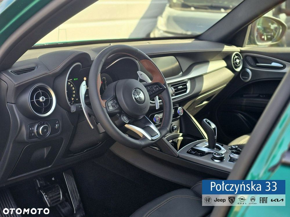 Alfa Romeo Stelvio - 11