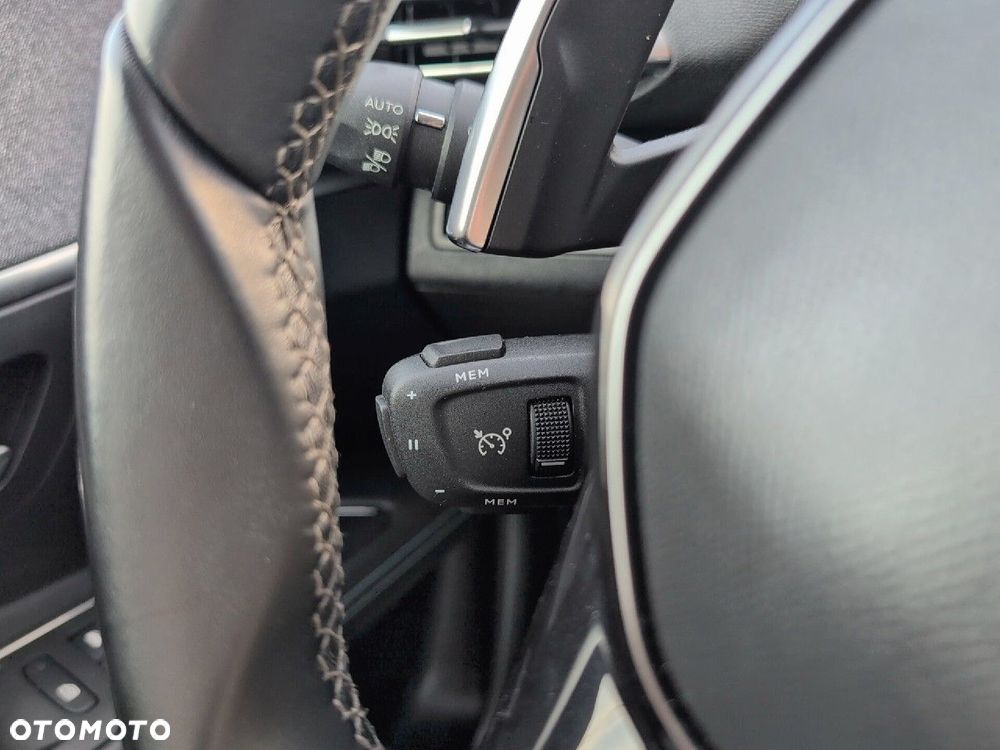 Peugeot 3008 1.2 PureTech Allure Pack S&S EAT8 - 27