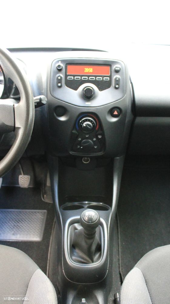 Toyota Aygo x-play - 17