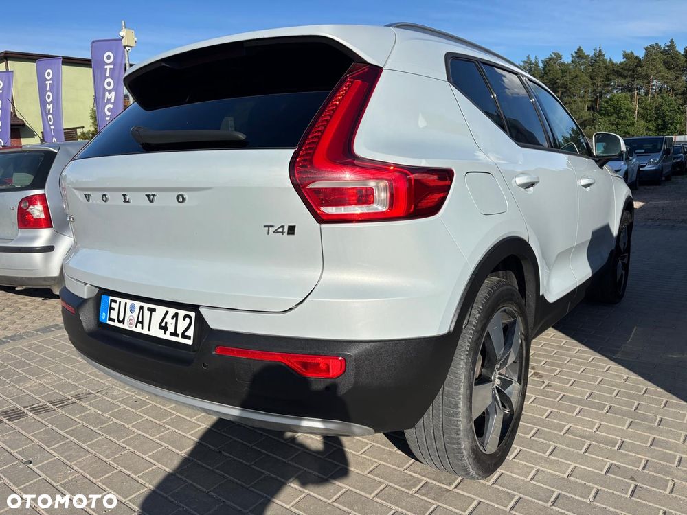 Volvo XC 40 T4 AWD Geartronic Momentum Pro - 2
