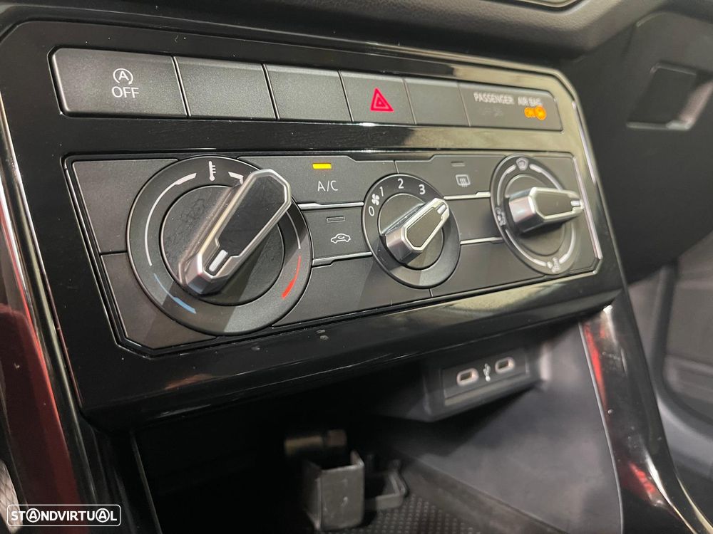 VW T-Cross 1.0 TSI Conceptline - 43
