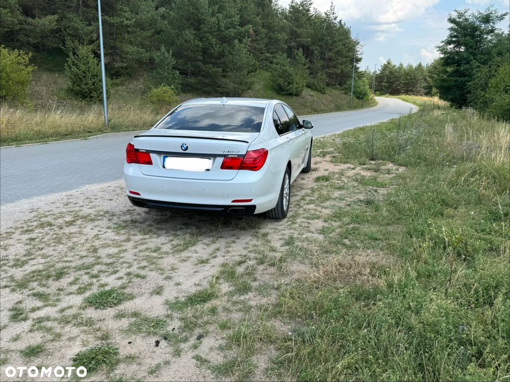 BMW Seria 7 740d - 2