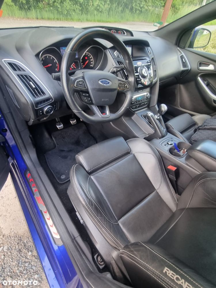 Ford Focus 2.0 EcoBoost ST mit Leder-Sport-Paket - 13