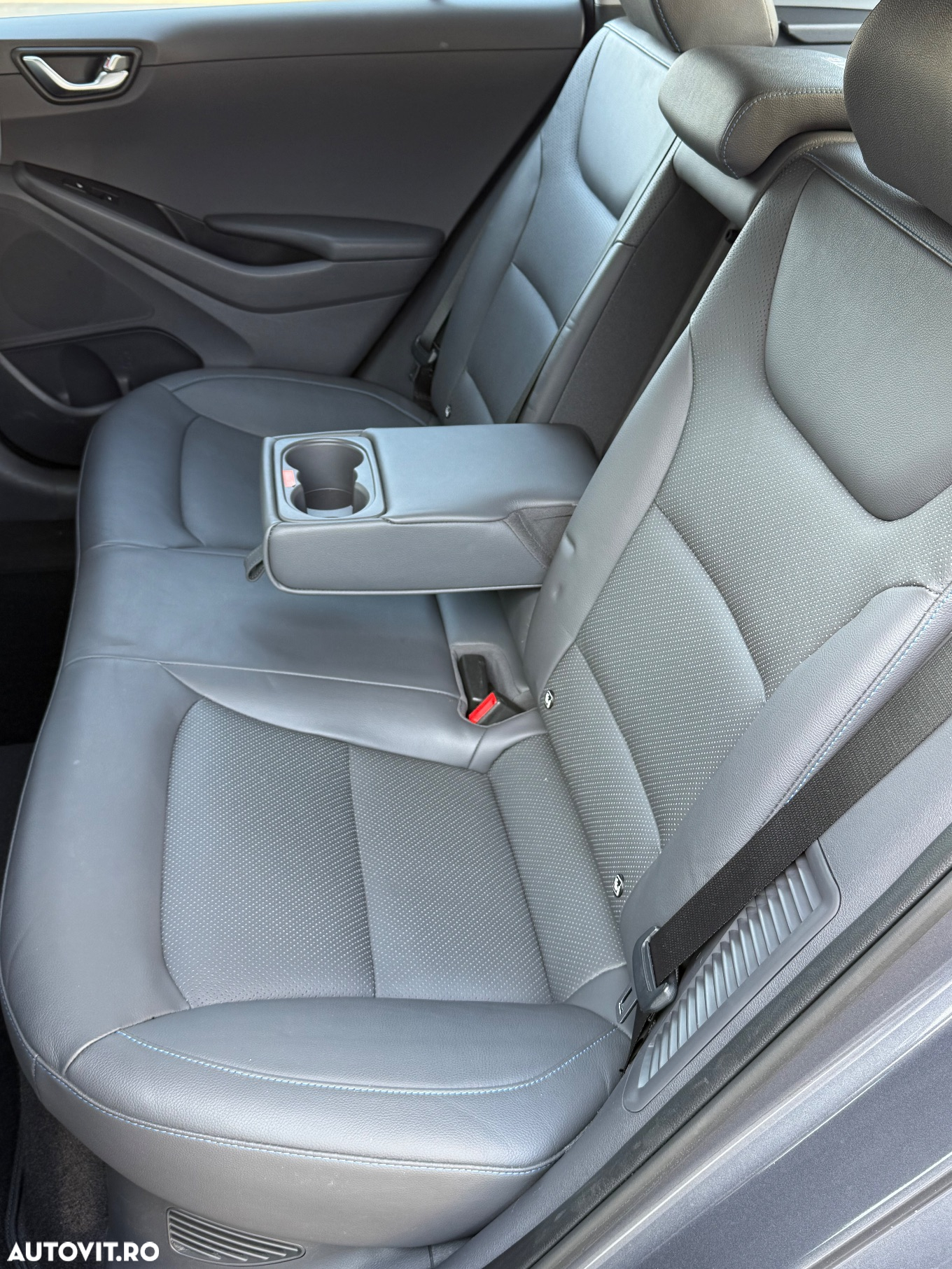 Hyundai IONIQ Plug-In Hybrid 1.6 141CP Exclusive - 8