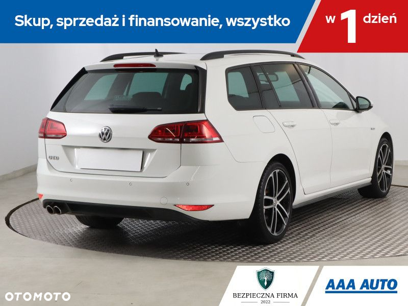 Volkswagen Golf - 6