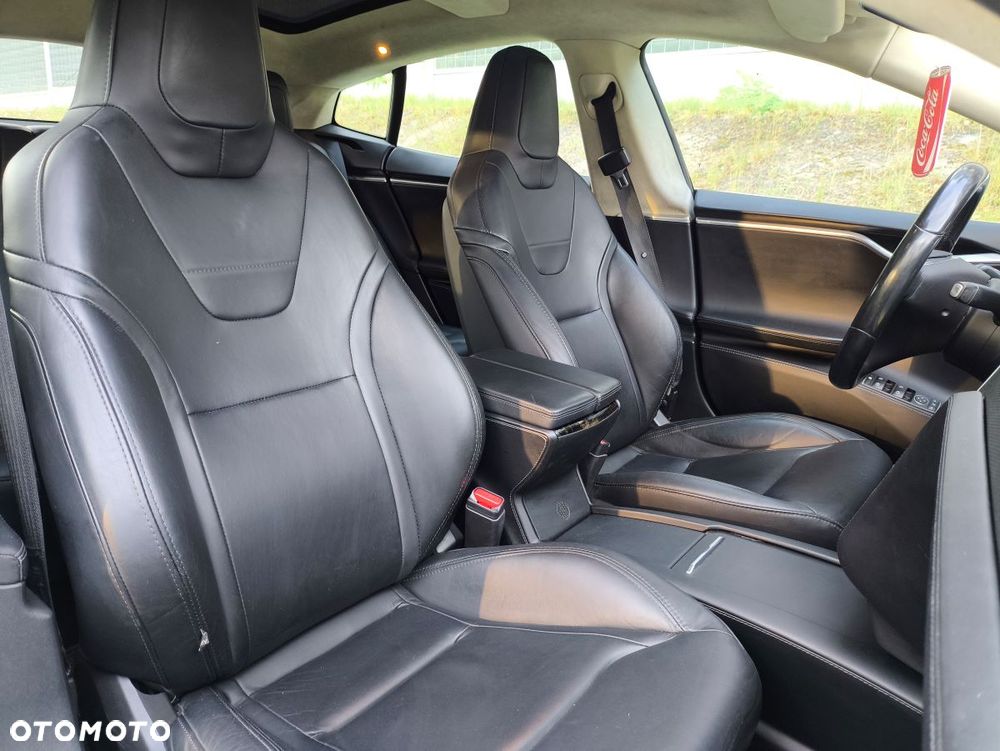 Tesla Model S - 11